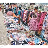 फुटपाथमा व्यापार गर्न निषेध !