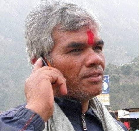 नेता आदर्श र विश्व पुन : पक्राउ